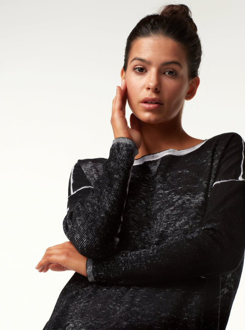 Huntress Boyfriend Sweater - Blanc Noir Online Store