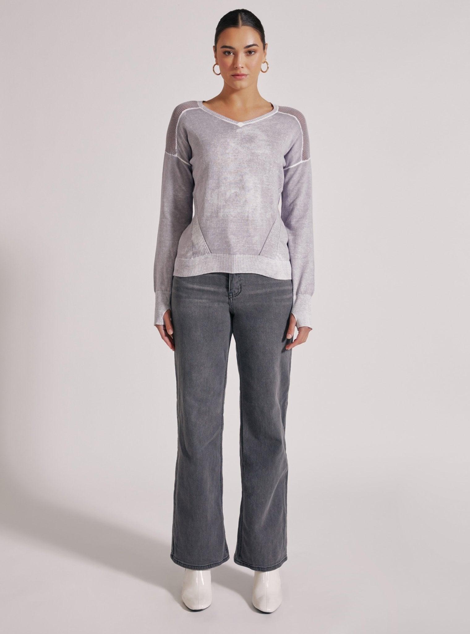 V-NECK HUNTRESS SWEATER - Blanc Noir Online Store