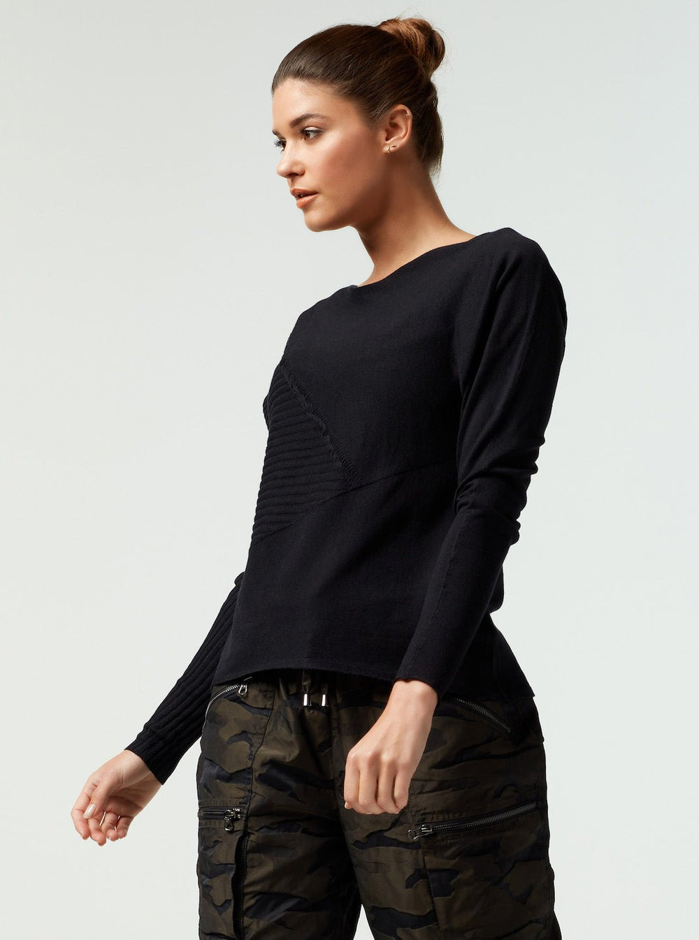 YOLO PULLOVER SWEATER - Blanc Noir Online Store