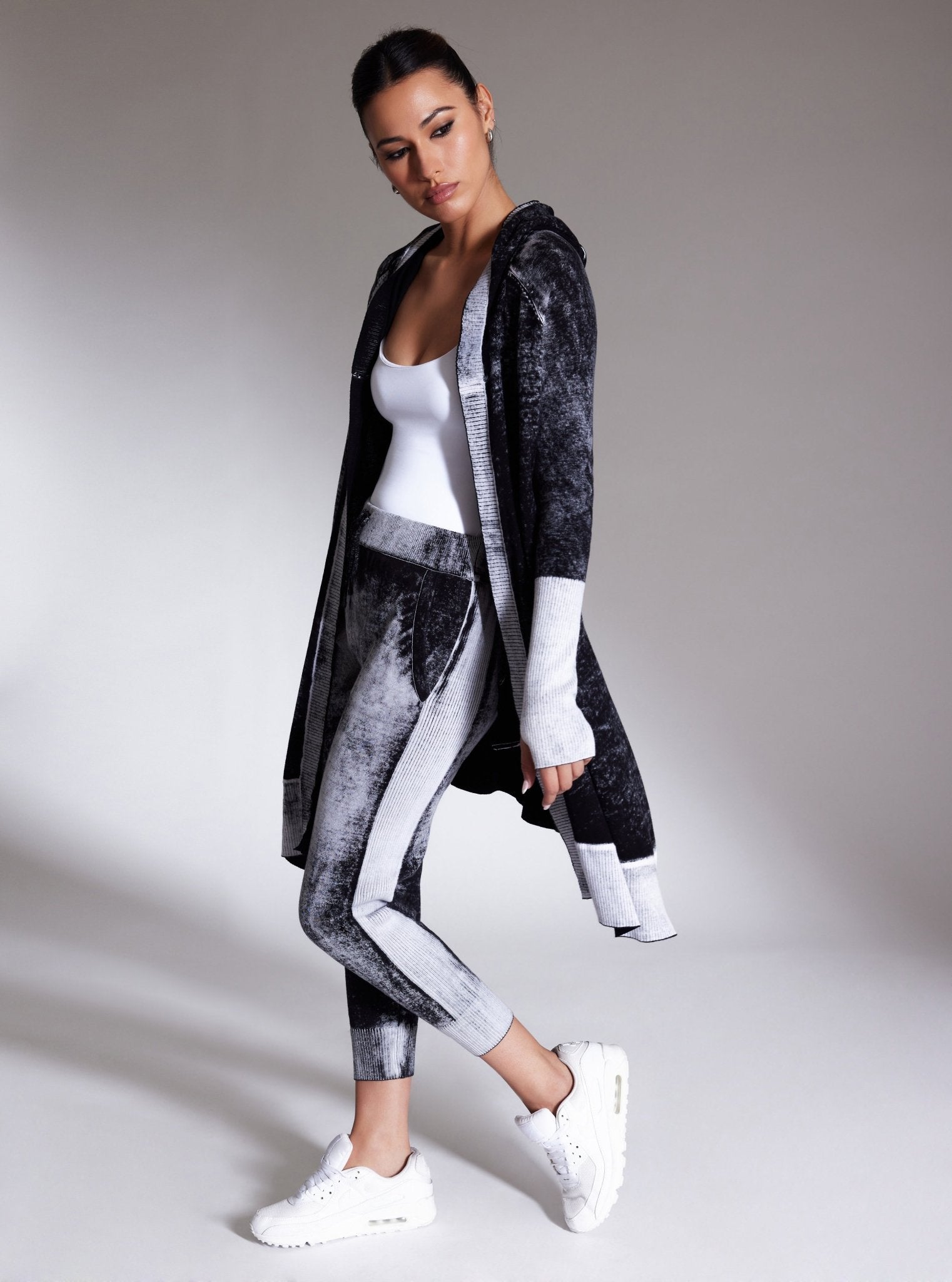 HUNTRESS & PORTOLA - Blanc Noir Online Store