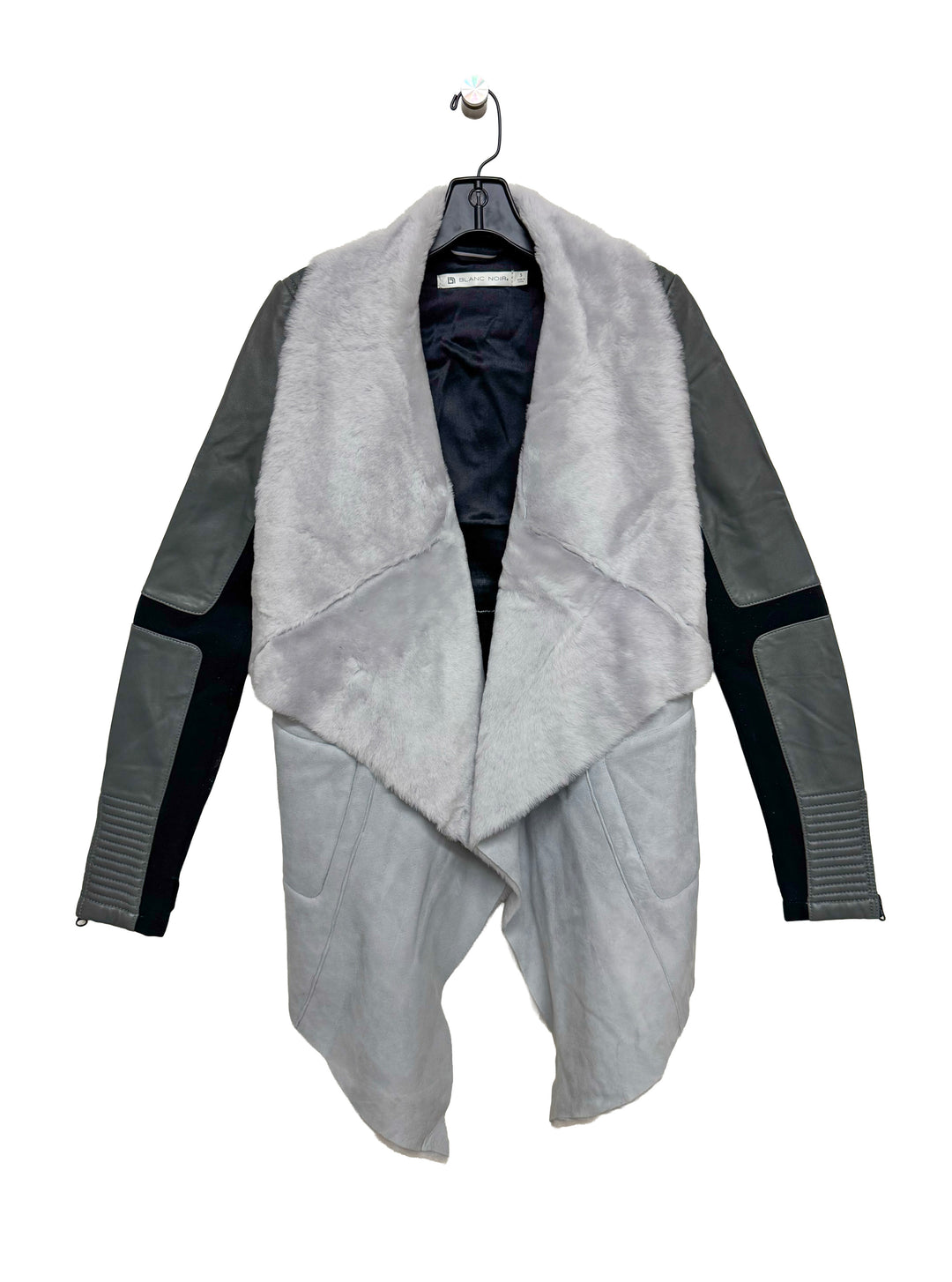 VAULT16 Drape Front With Fur - Blanc Noir Online Store