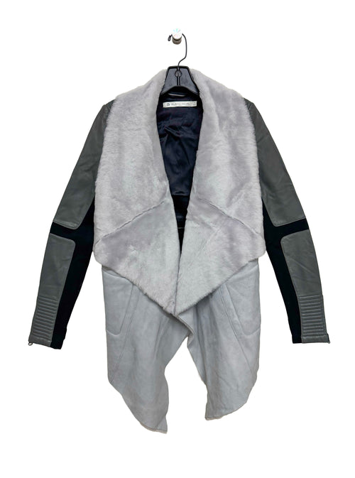 VAULT16 Drape Front With Fur