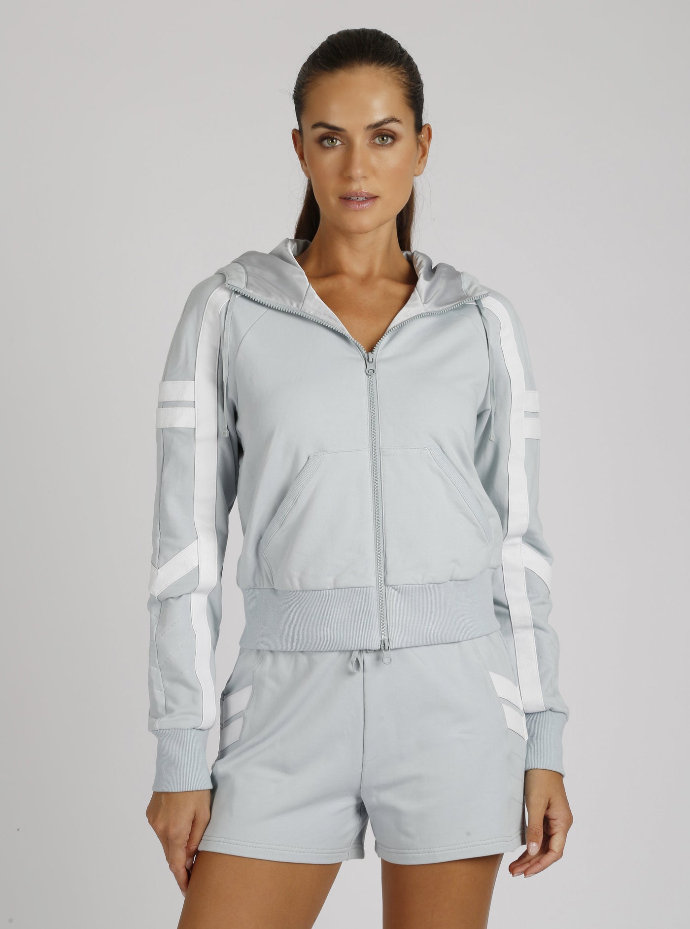 Maitri Hoodie - Blanc Noir Online Store