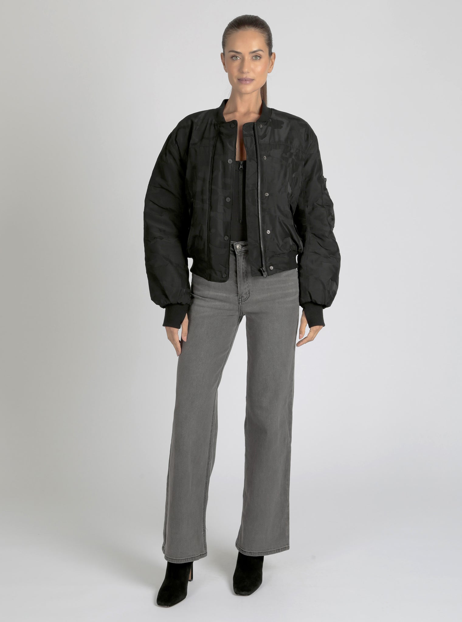 Logan Camo Bomber - Blanc Noir Online Store