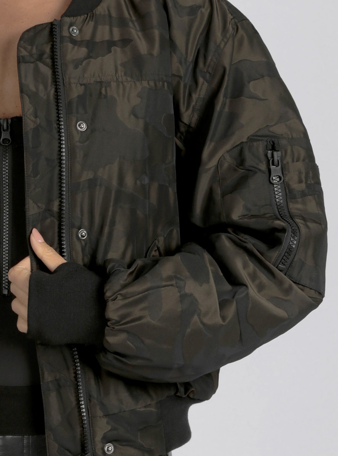 Logan Camo Bomber - Blanc Noir Online Store