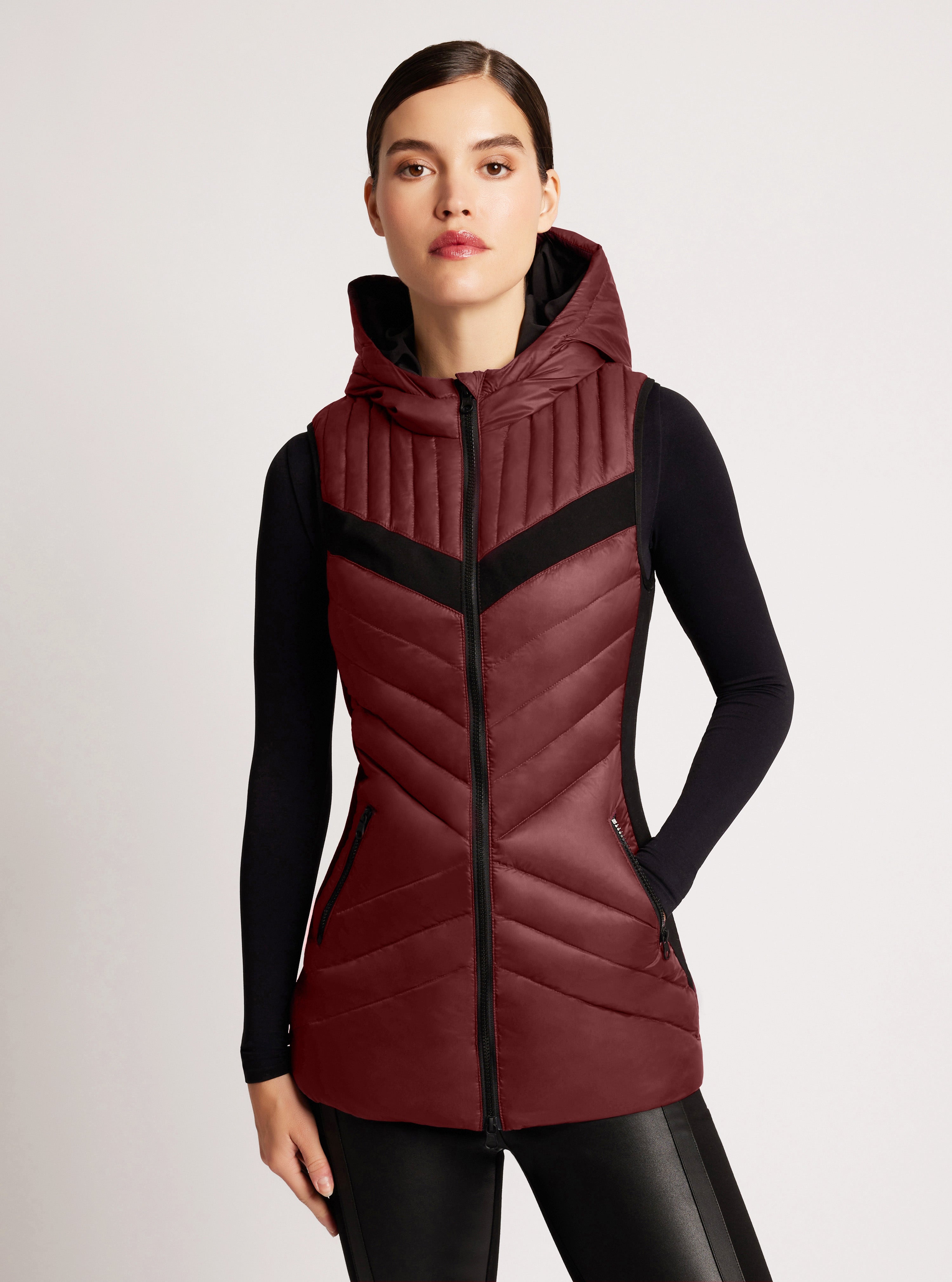 Elongated Puffer Vest Blanc Noir Online Store - Main Image