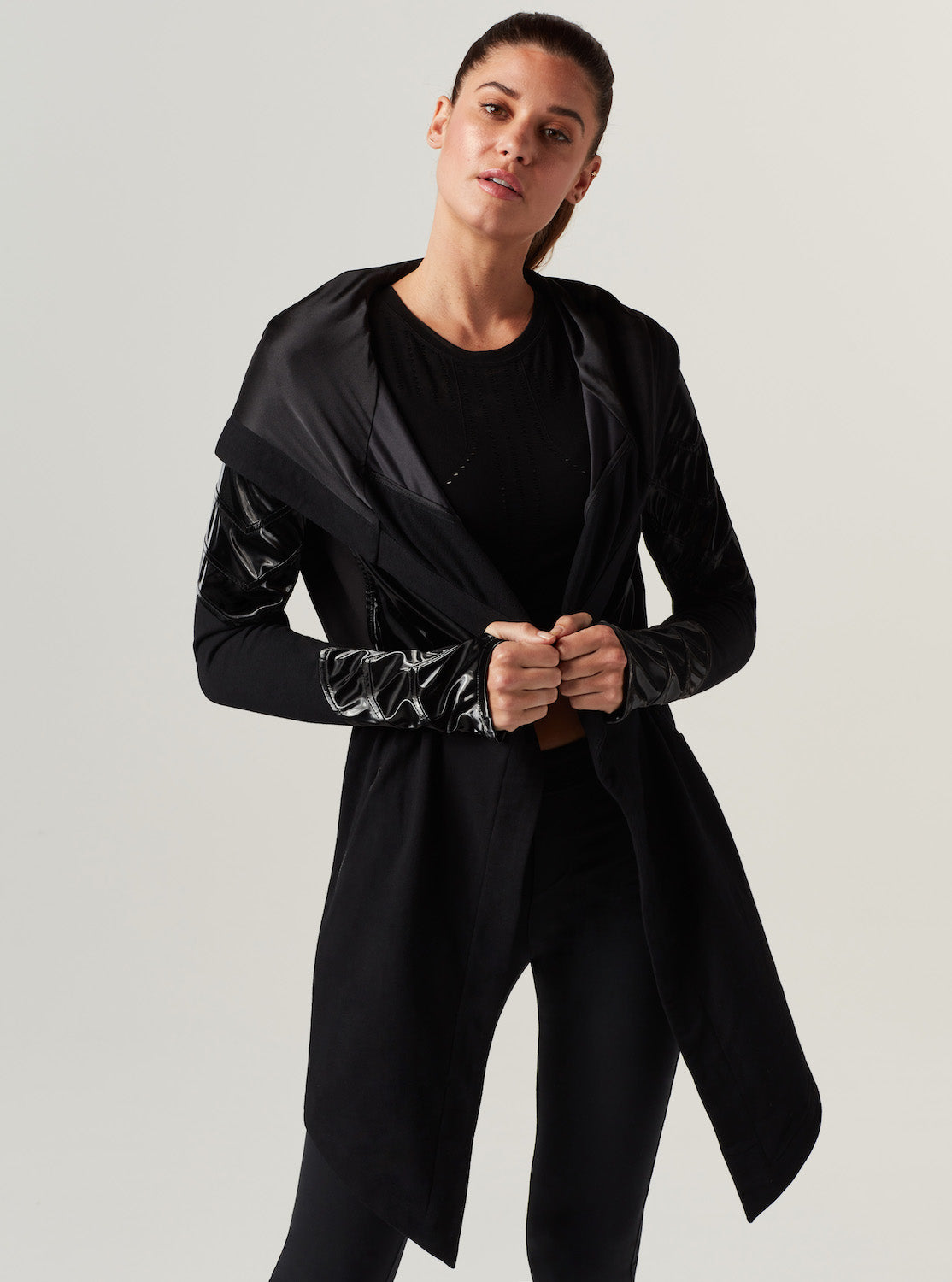 DRAPE FRONT TRAVELER - Blanc Noir Online Store