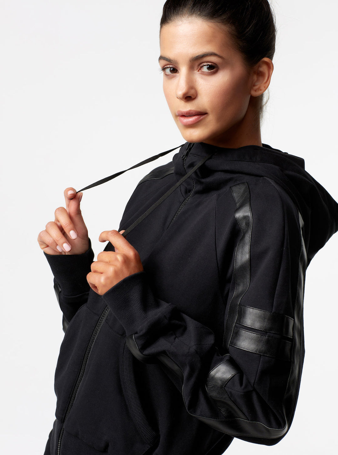 Maitri Hoodie - Blanc Noir Online Store