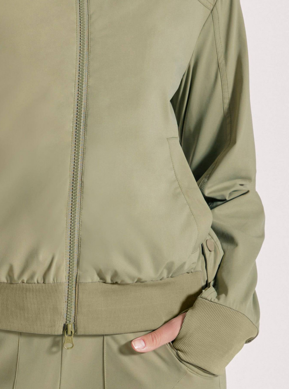 Mastermind Bomber - Olive