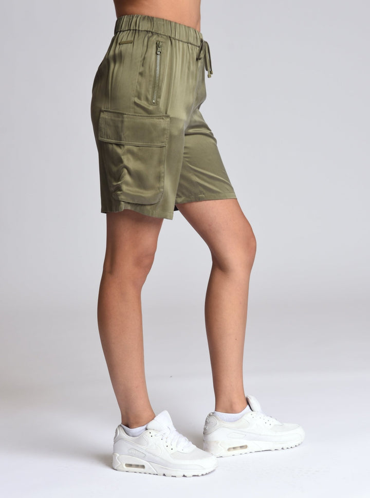 Chelsea Silk Bermuda Short - Blanc Noir Online Store