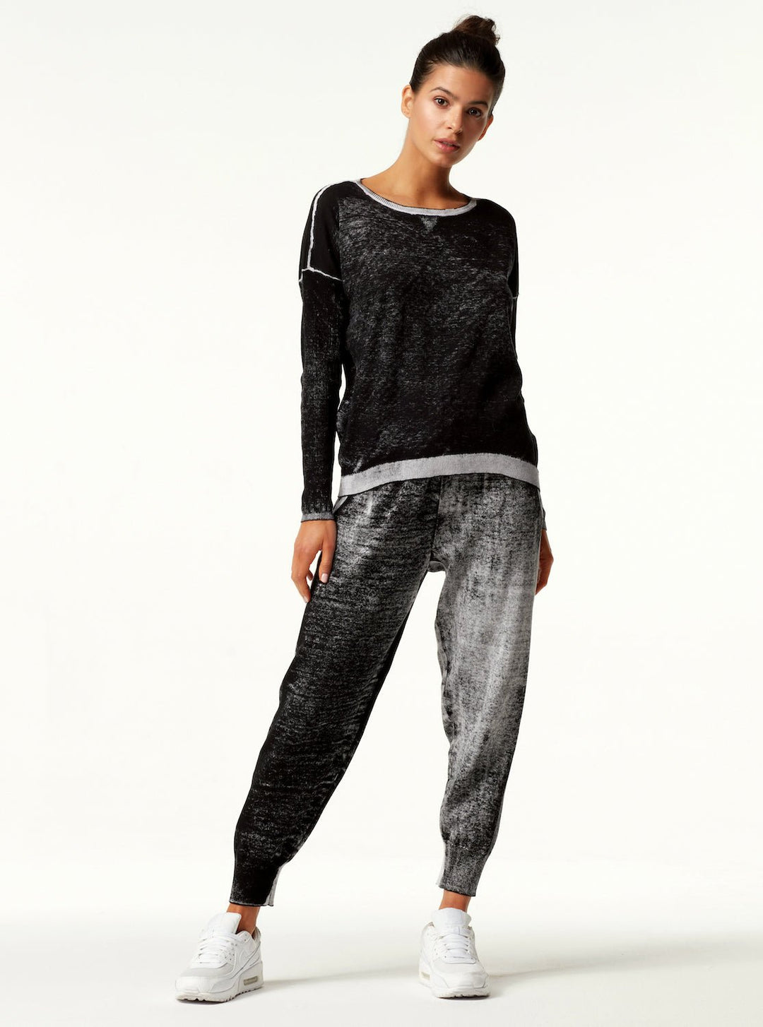 Huntress Boyfriend Sweater - Blanc Noir Online Store