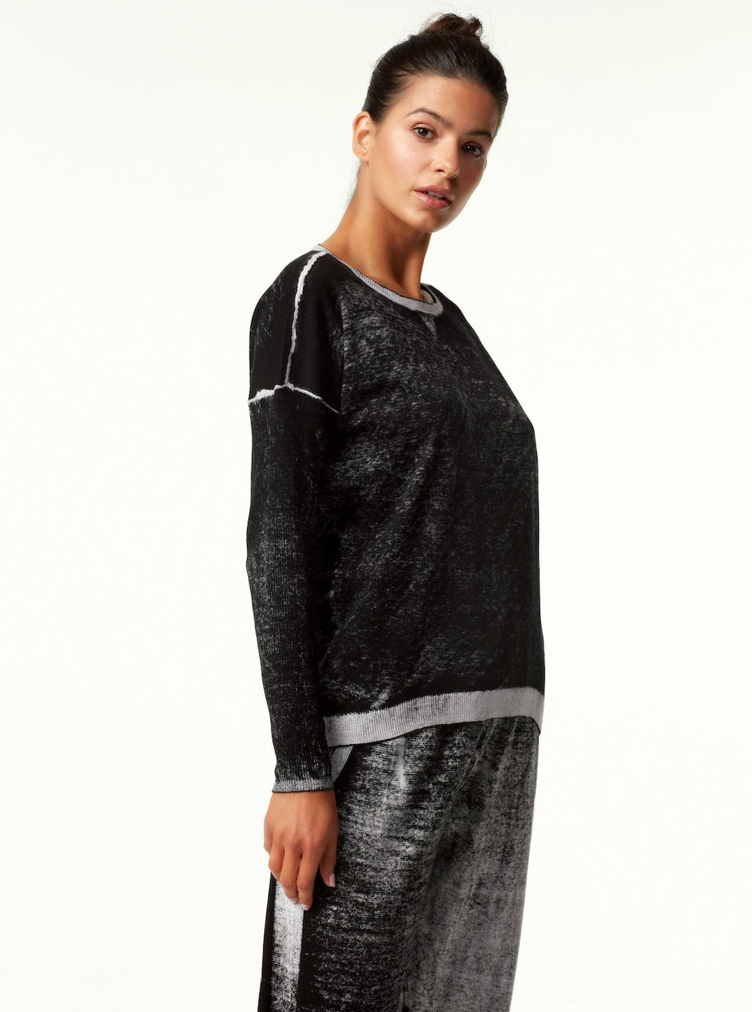 Huntress Boyfriend Sweater - Blanc Noir Online Store