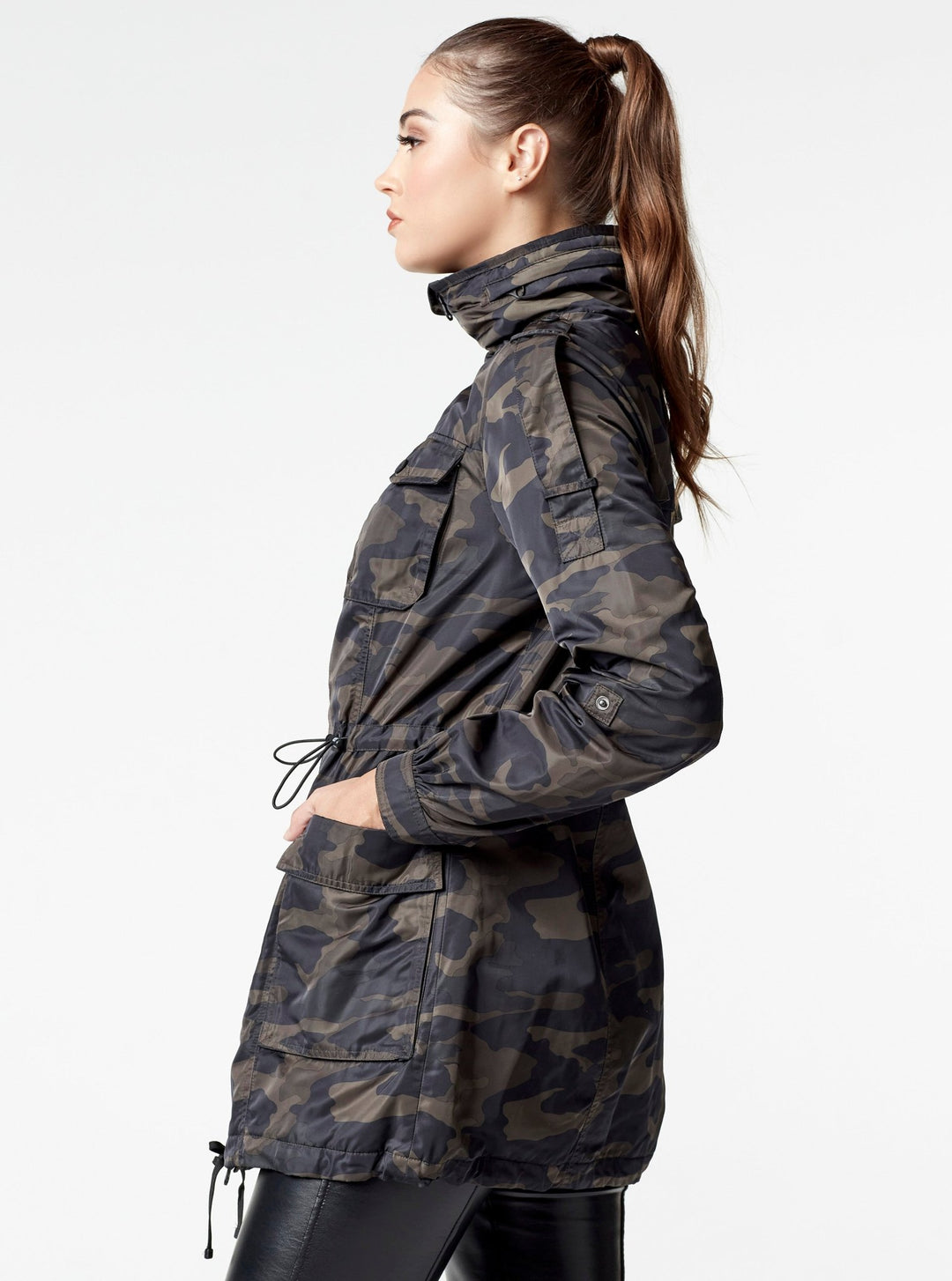 MASTERMIND CAMO ANORAK - Blanc Noir Online Store