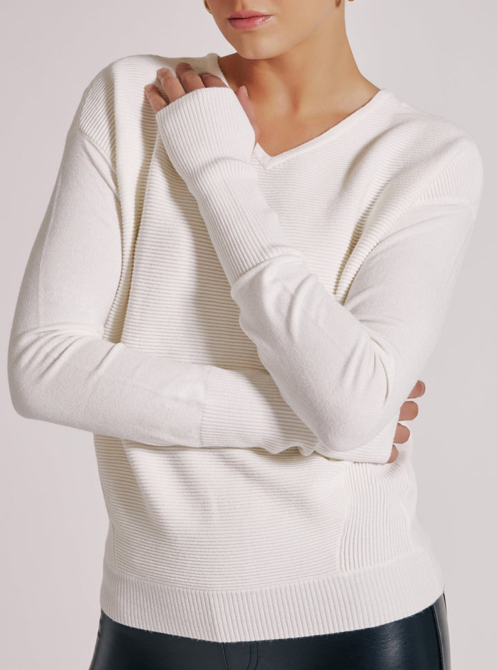 PORTOLA V NECK - Blanc Noir Online Store