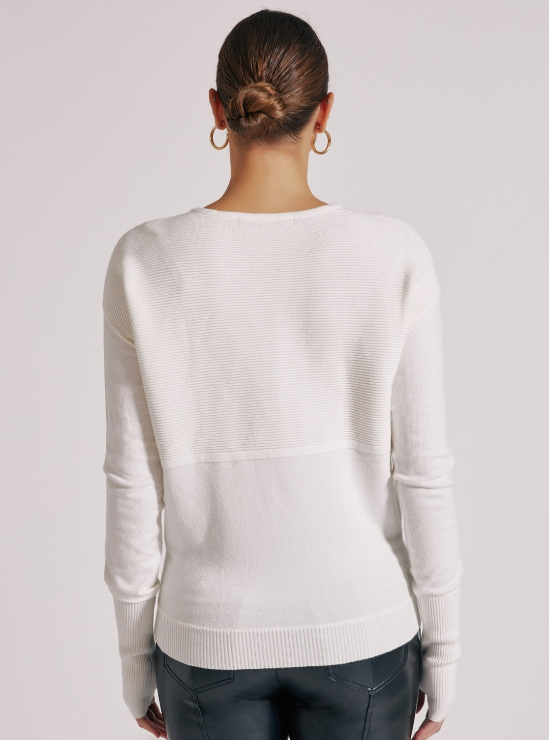 PORTOLA V NECK - Blanc Noir Online Store