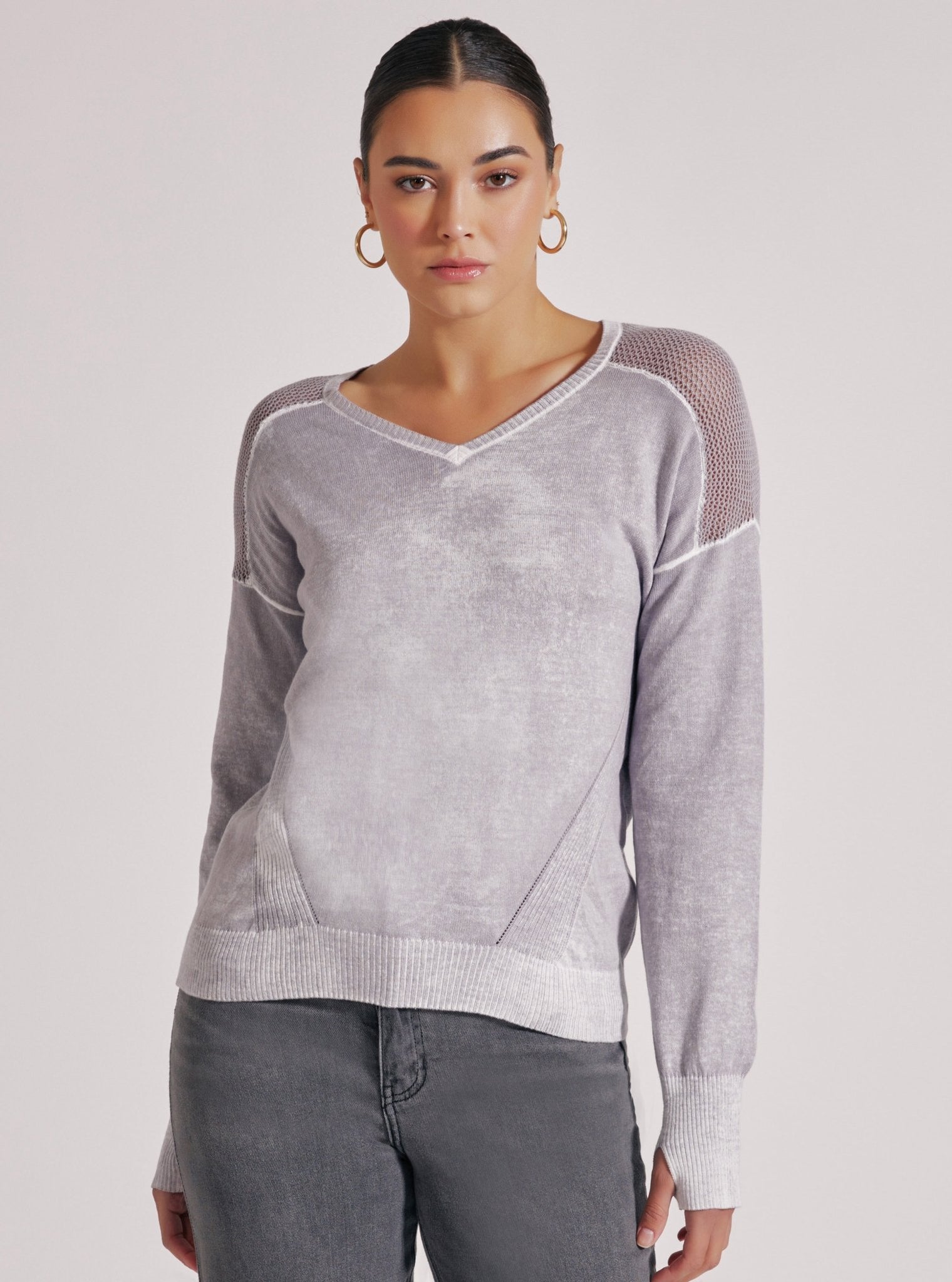 V-NECK HUNTRESS SWEATER - Blanc Noir Online Store